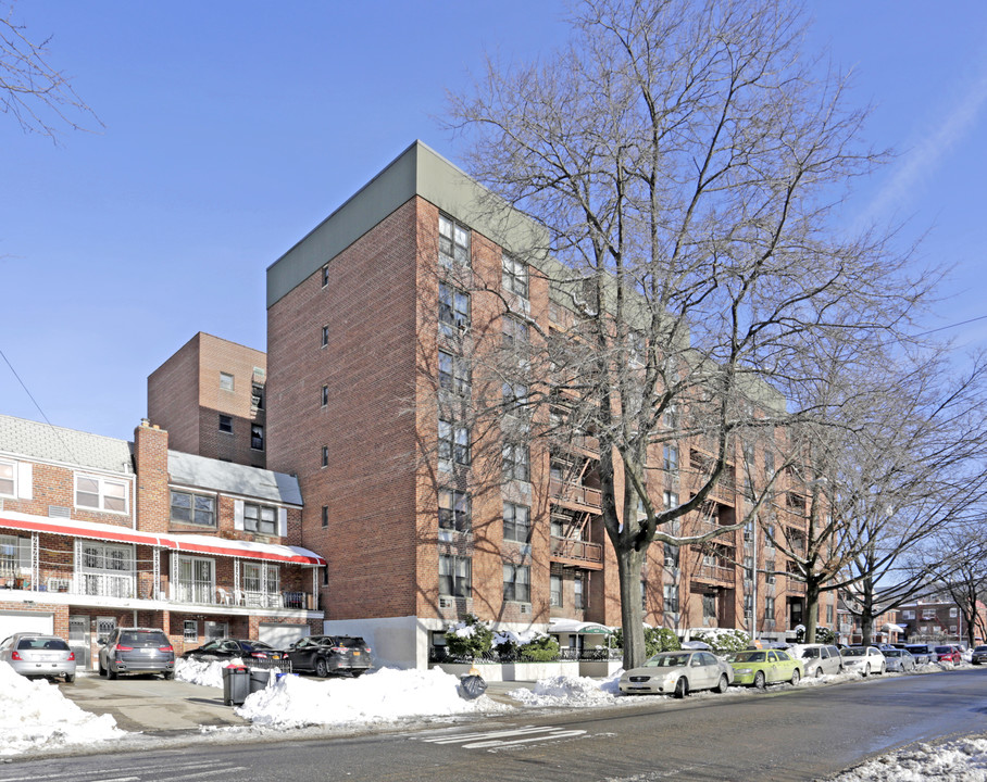 Fairmont Hall in Flushing, NY - Building Photo