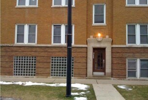 4937 W 18th St in Cicero, IL - Building Photo
