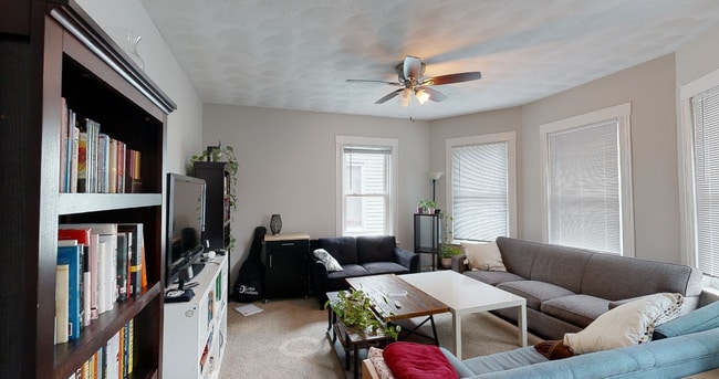 27 Portsmouth St, Unit 3