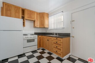 917 7th St in Santa Monica, CA - Building Photo - Building Photo