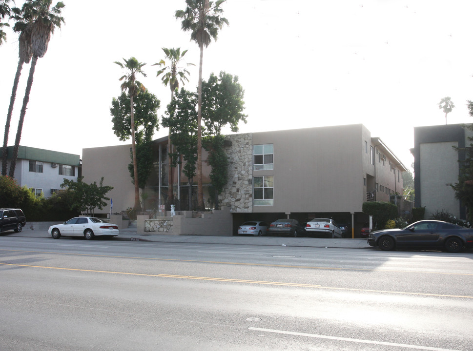 Woodman Apartments in Van Nuys, CA - Building Photo