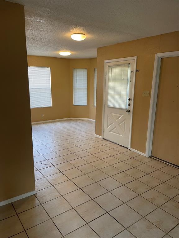 6902 Trendal Ln in Austin, TX - Building Photo - Building Photo