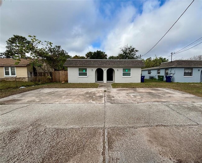 9812 N 11th St in Tampa, FL - Building Photo - Building Photo