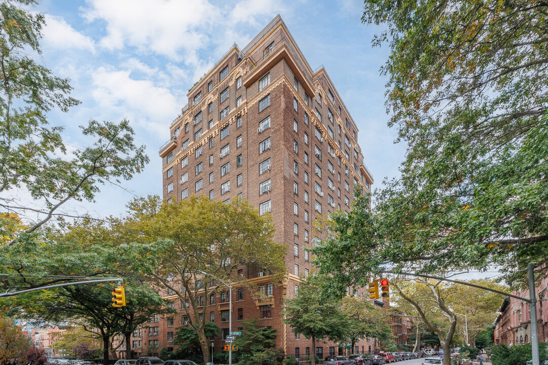 The Griffin in Brooklyn, NY - Building Photo