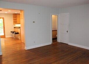 6107 Maylane Dr in Baltimore, MD - Building Photo - Building Photo