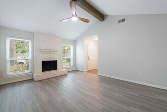 11805 Southlake Dr in Houston, TX - Building Photo - Building Photo