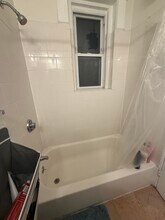 38 Hemenway St, Unit 43 in Boston, MA - Foto de edificio - Building Photo