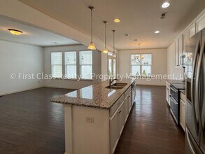 565 Park View Drive in Belmont, NC - Building Photo - Building Photo