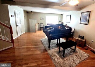 15075 Ardmore Loop in Woodbridge, VA - Building Photo - Building Photo