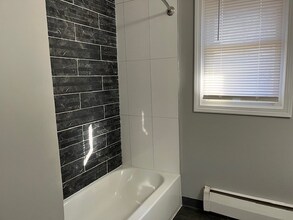 14 Revere Dr-Unit -16-03 in Bloomfield, CT - Building Photo - Building Photo
