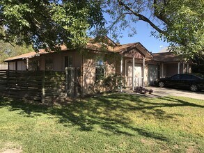 14305 Sandiland in San Antonio, TX - Building Photo - Building Photo