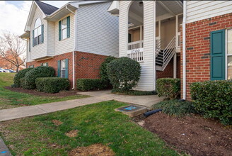 1721 Bulon Dr in Cary, NC - Foto de edificio - Building Photo