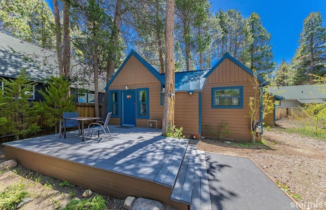 3736 Forest Ave in South Lake Tahoe, CA - Building Photo