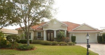 5522 Eastwind Dr in Sarasota, FL - Building Photo