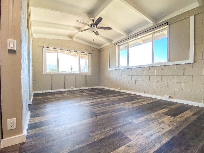 385 Kahoolawe St in Kahului, HI - Building Photo - Building Photo