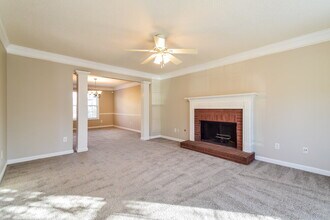 208 Chesapeake Ln in Woodstock, GA - Building Photo - Building Photo