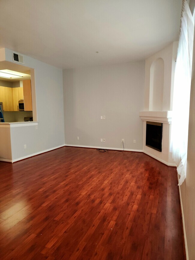 7037 La Tijera Blvd in Los Angeles, CA - Building Photo - Building Photo