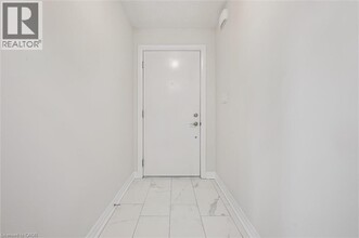 2 Vitality Dr in Kitchener, ON - Building Photo - Building Photo
