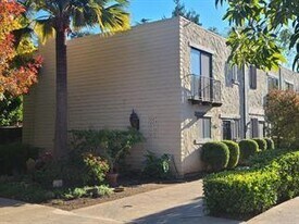 1229 Mills St in Menlo Park, CA - Building Photo