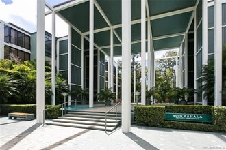 4999 Kahala Ave in Honolulu, HI - Building Photo - Building Photo