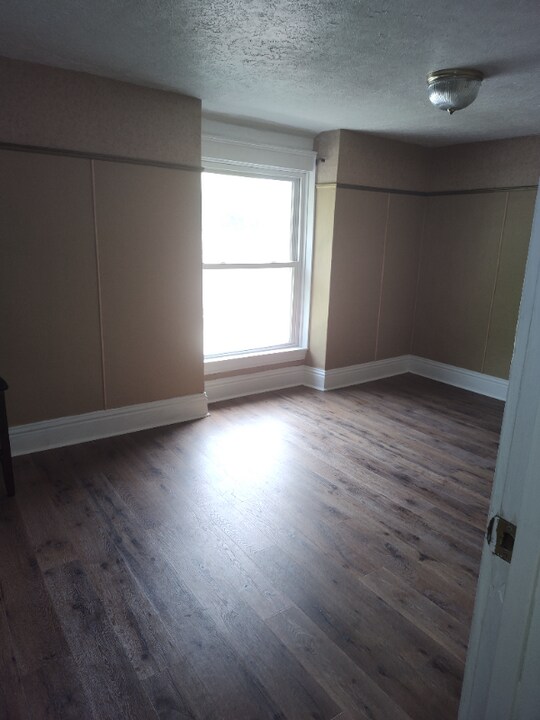 320 Toledo St in Adrian, MI - Building Photo