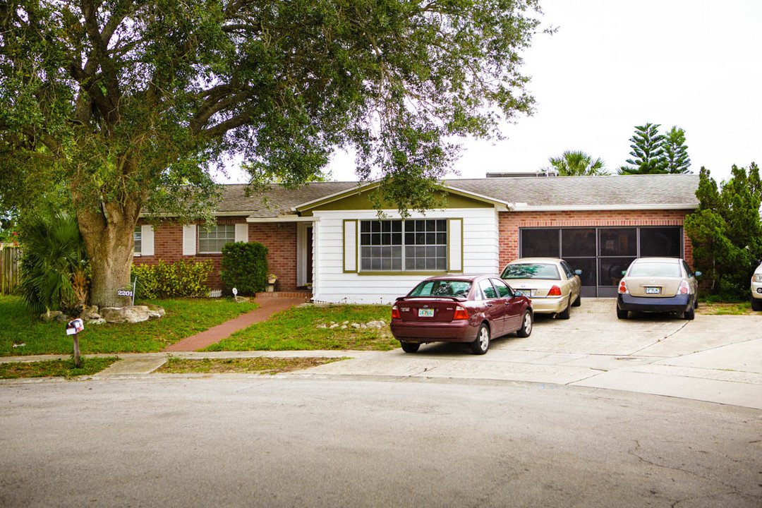 2201 Iona Dr in Cocoa, FL - Building Photo