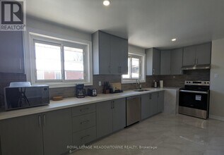 240 Wellesworth Dr in Toronto, ON - Building Photo - Building Photo
