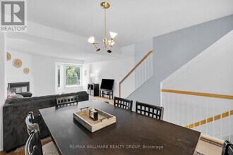 250 Cresthaven Dr in Ottawa, ON - Building Photo - Building Photo