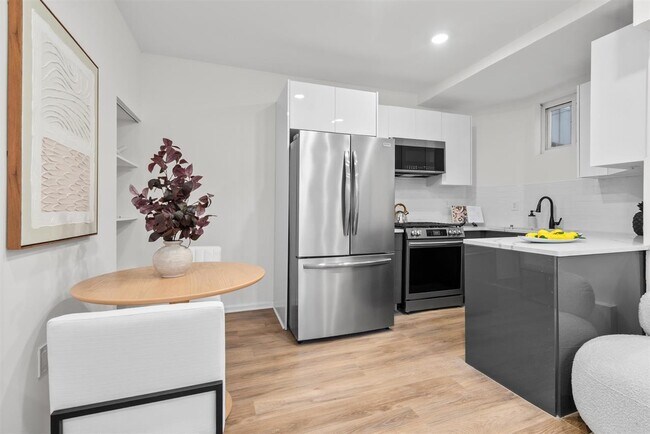 407 Park Ave in Weehawken, NJ - Building Photo - Building Photo