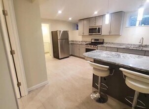 87 Reservoir Ave, Unit #2 in Revere, MA - Foto de edificio - Building Photo