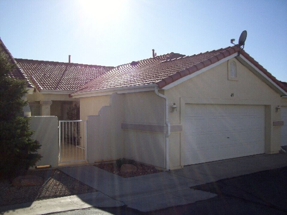 195 E Fiddlers Canyon Rd in Cedar City, UT - Building Photo