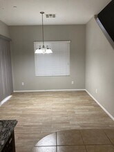 8933 Famous Alcove Ct in Las Vegas, NV - Foto de edificio - Building Photo