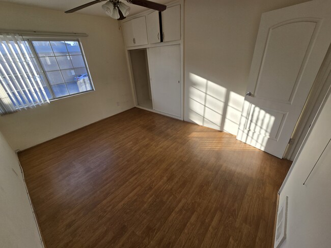 335 E Providencia Ave, Unit 337 apt C in Burbank, CA - Building Photo - Building Photo