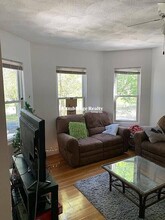 86 Fellsway W, Unit 3T in Somerville, MA - Building Photo - Building Photo