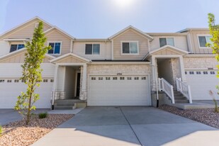 2722 Blue Dawn Ln in Saratoga Springs, UT - Building Photo