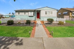 2143 W Porter Ave in Fullerton, CA - Building Photo