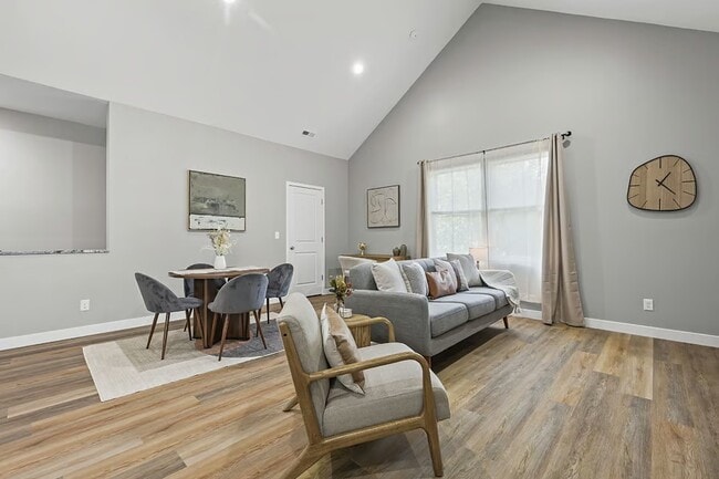 1137 W 21st St, Unit 1 in Indianapolis, IN - Foto de edificio - Building Photo