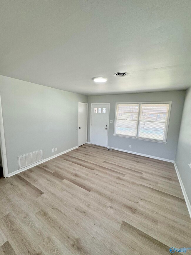 2208 Glen Iris Cir NW in Huntsville, AL - Building Photo - Building Photo