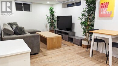 2301 Lawrence Ave W in Toronto, ON - Building Photo - Building Photo