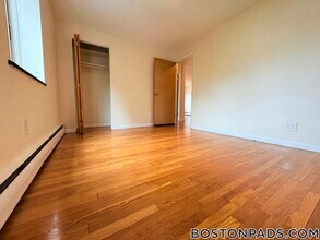 222 Babcock St, Unit 3H in Brookline, MA - Building Photo - Building Photo