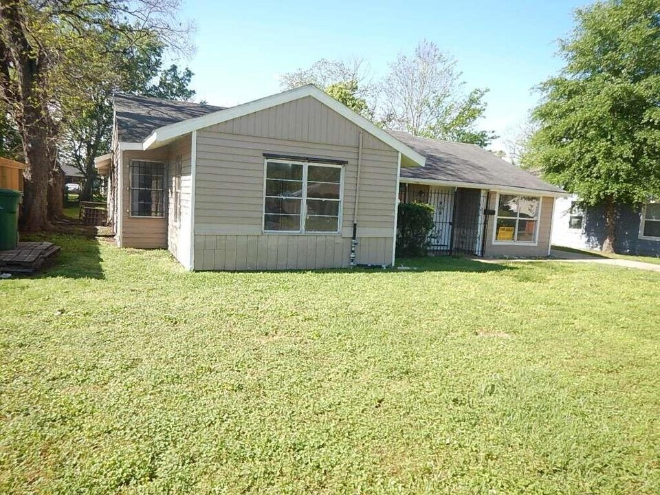 3614 Cosby St in Houston, TX - Building Photo