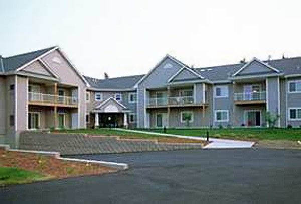 Trillium Terrace Apartments in Menomonee Falls, WI - Building Photo