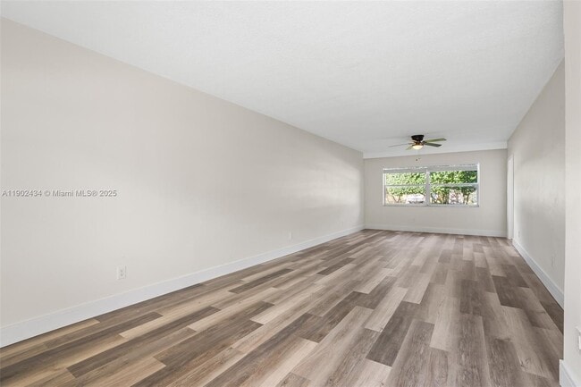 2820 NE 201st Terrace in Aventura, FL - Building Photo - Building Photo