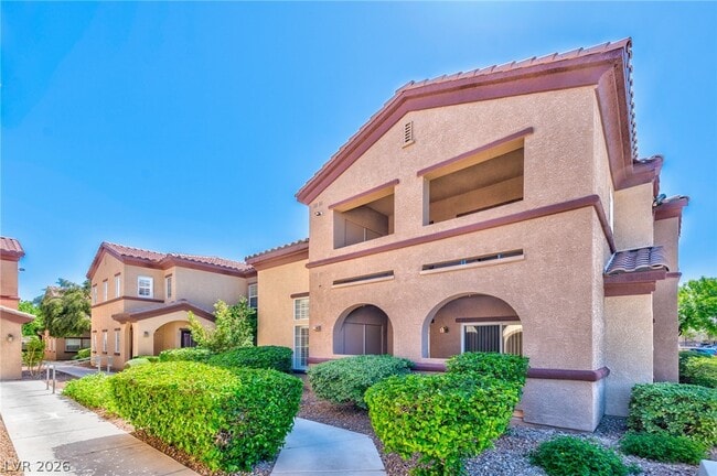 7660 W Eldorado Ln in Las Vegas, NV - Building Photo - Building Photo