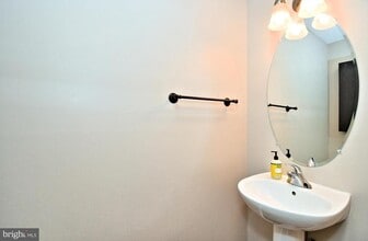 1055 Balley Dr in Phoenixville, PA - Building Photo - Building Photo