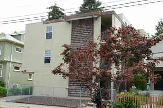 2537 Fulton St in Berkeley, CA - Building Photo - Building Photo