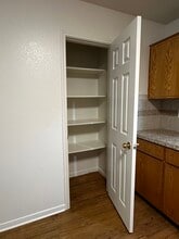 409 Topeka Ct, Unit #B in Nolanville, TX - Foto de edificio - Building Photo