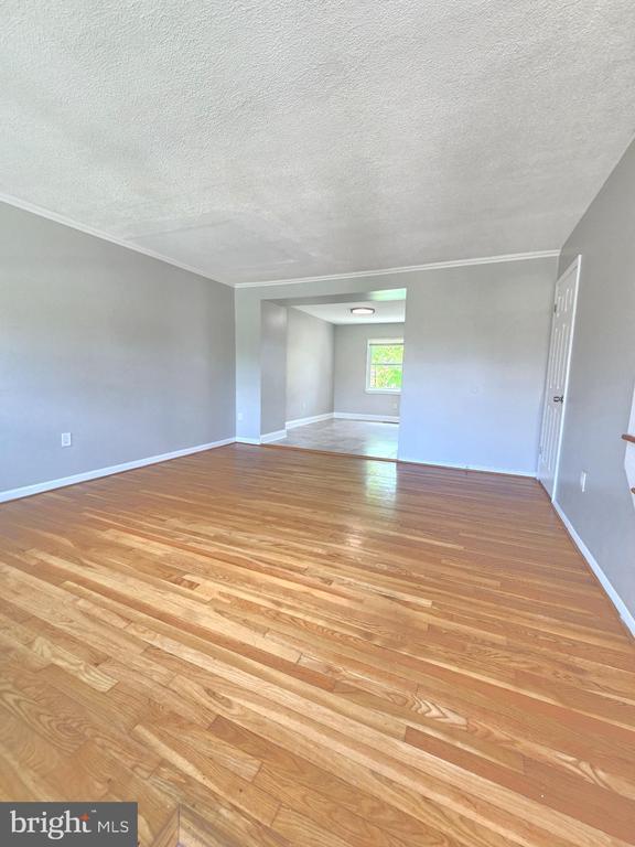 property at 712 Mansfield Rd