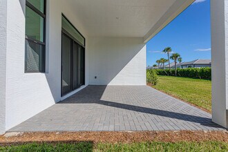 9155 SW Esule Way in Port St. Lucie, FL - Building Photo - Building Photo