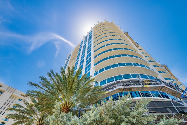 801 Briny Ave in Pompano Beach, FL - Building Photo - Building Photo